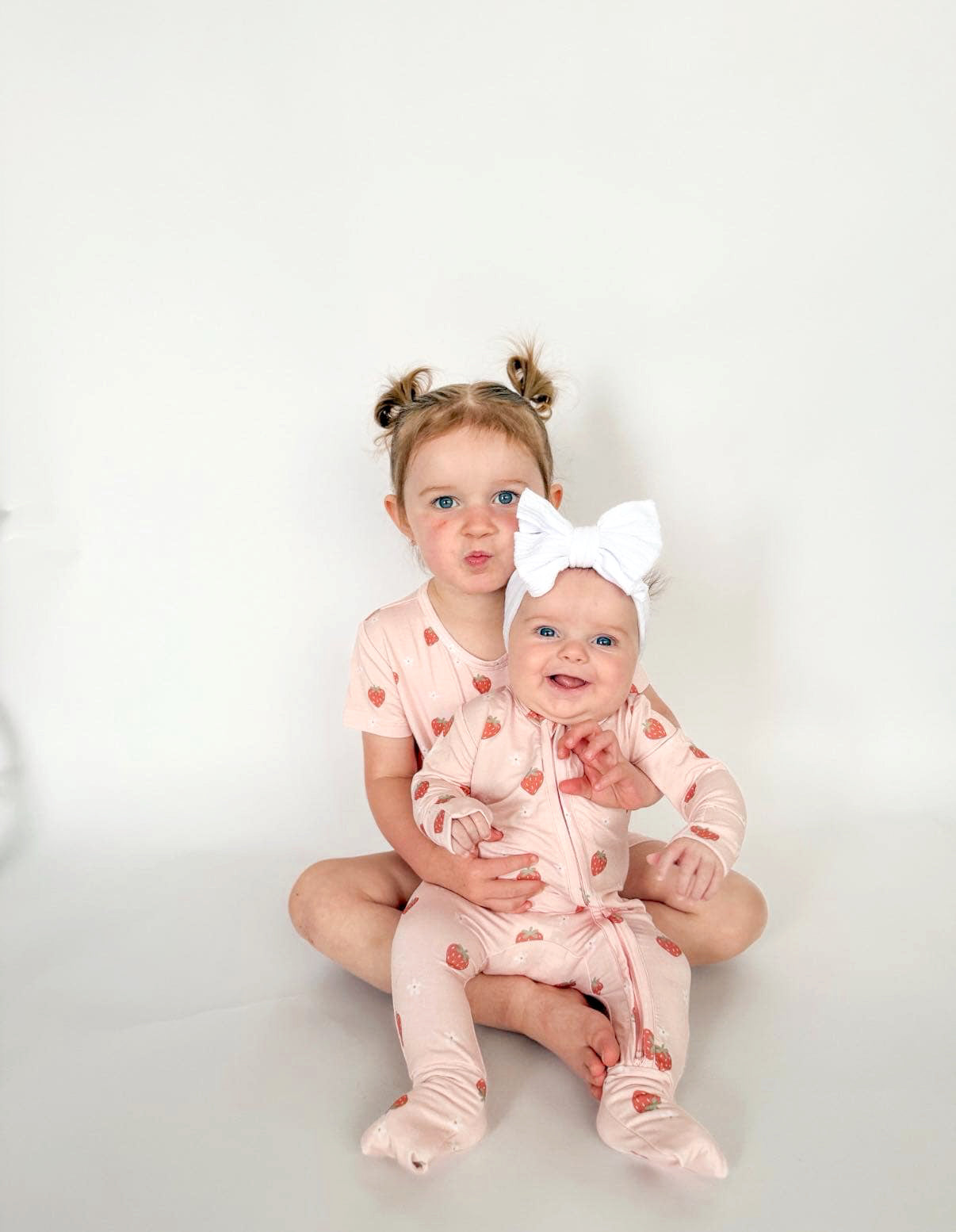Dainty Strawberries Bamboo Short Set